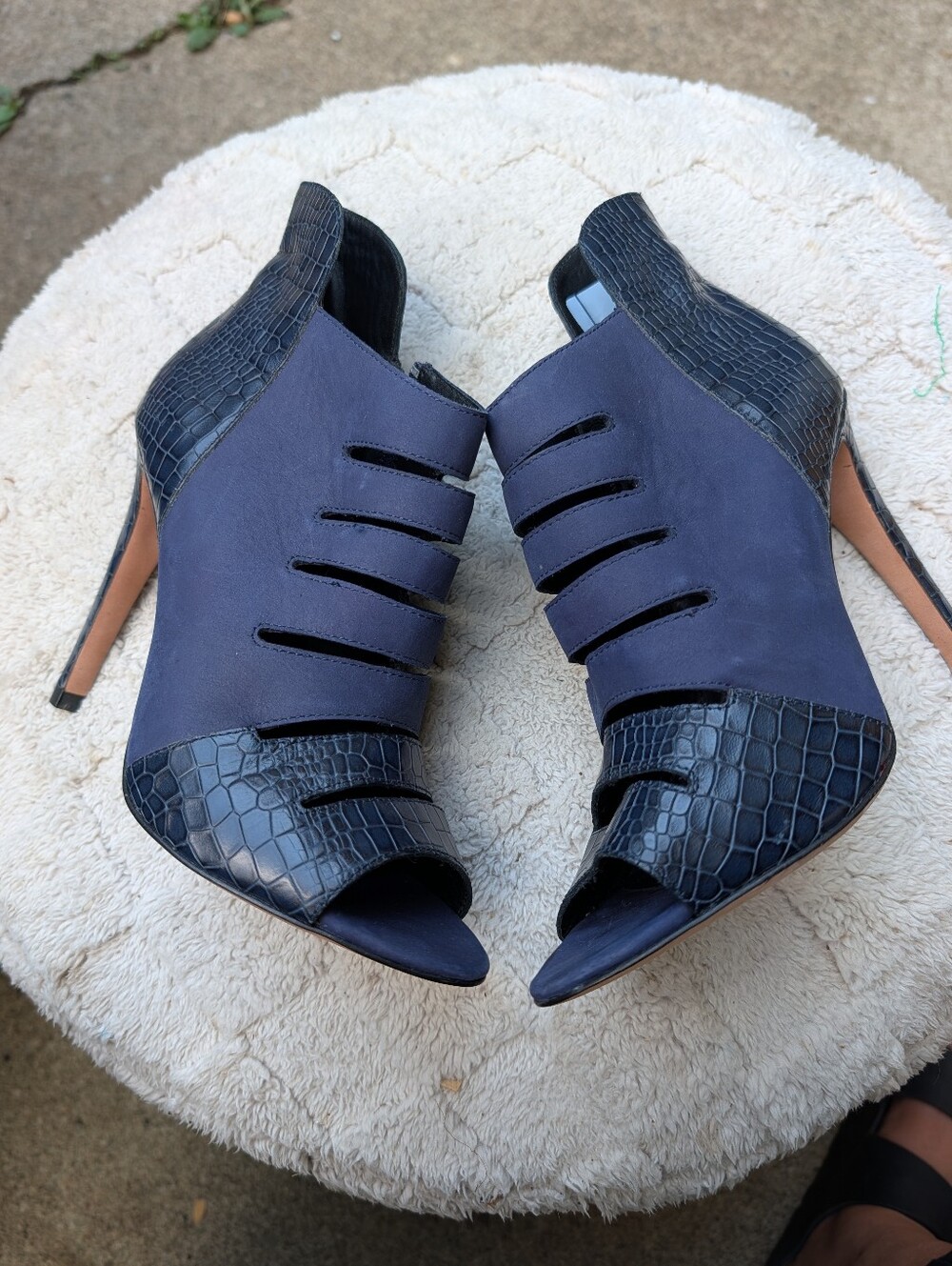 NWOT Rebecca Minkoff "Reagan" heels Navy Blue Size 7